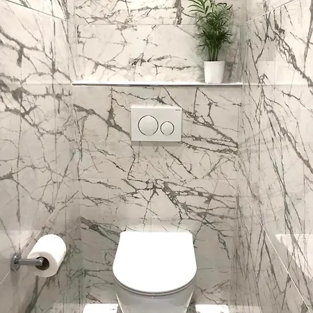 Antares Luxury 1 *