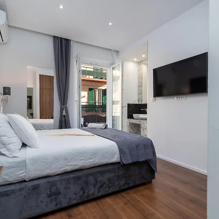 Antares Luxury 1 *