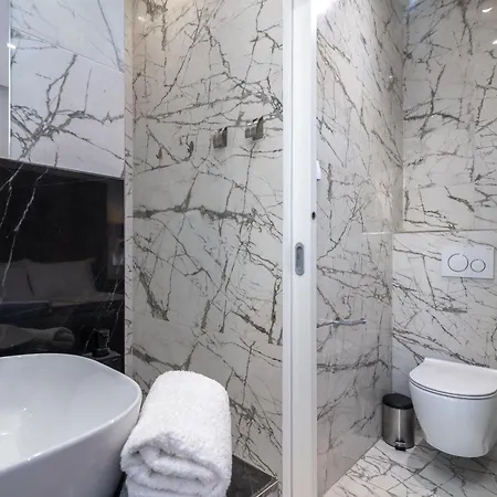 Antares Luxury 1 *