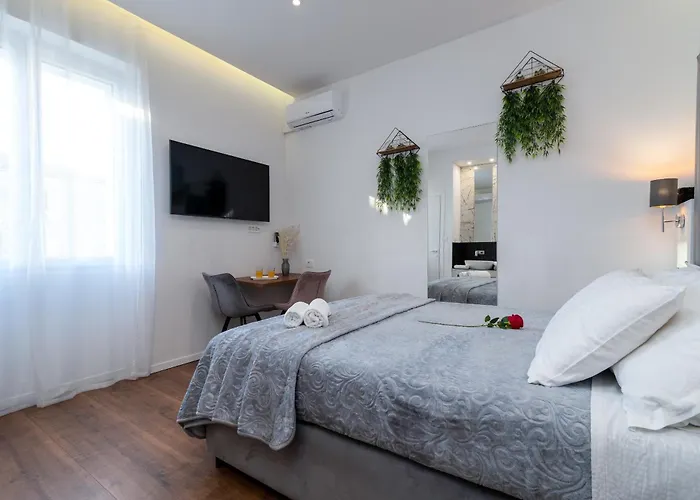 ゲストハウス Antares Luxury 1