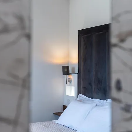 Antares Luxury 1 بيت ضيافة *