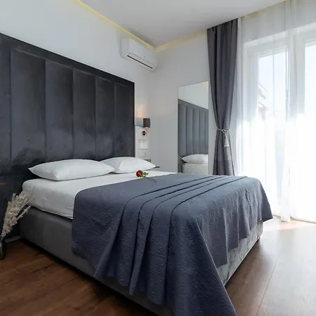 Antares Luxury 1 بيت ضيافة *
