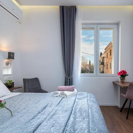 게스트하우스 Antares Luxury 1 3*