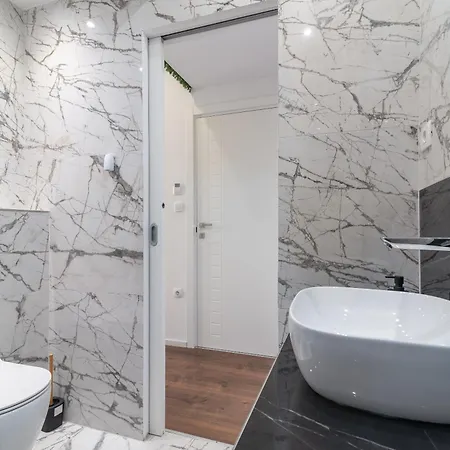 Antares Luxury 1 스플리트